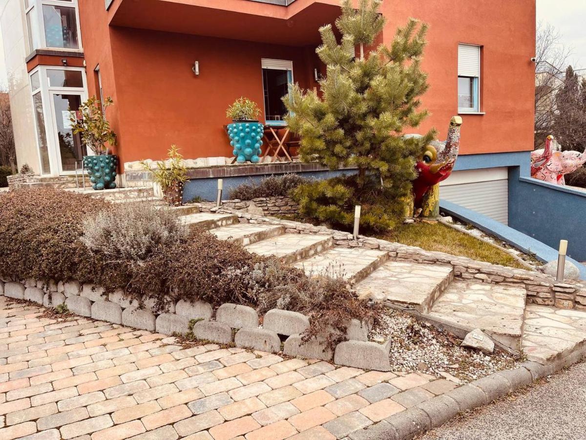 Rosehill Garden Family Villa With A Great Budapest View Exterior photo